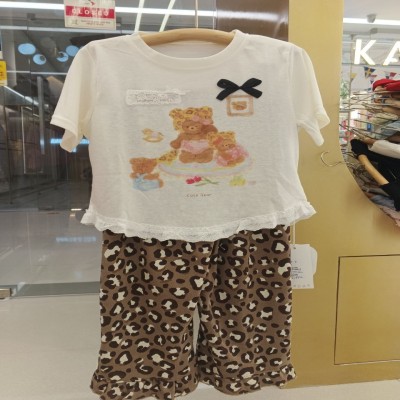 Girls’ Cute Bear Printed T-Shirt & Leopard Print Wide-Leg Pants