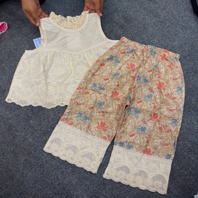 Vintage Lace Sleeveless Top & Floral Print Culottes Set